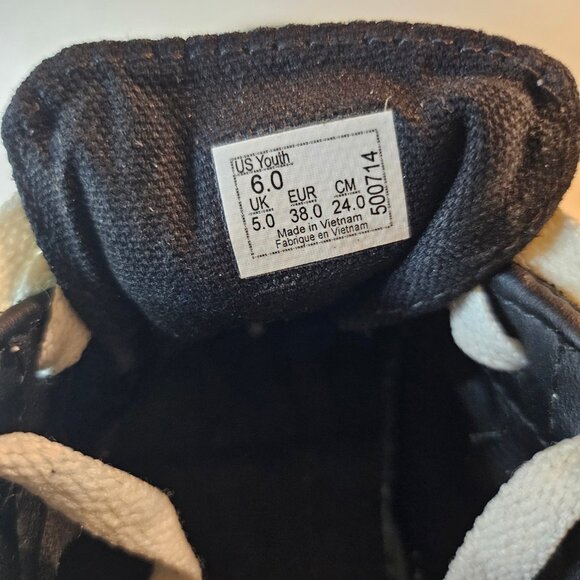 Vans Unisex Low Top Sneakers - Youth Size 6 - Picture 2 of 7